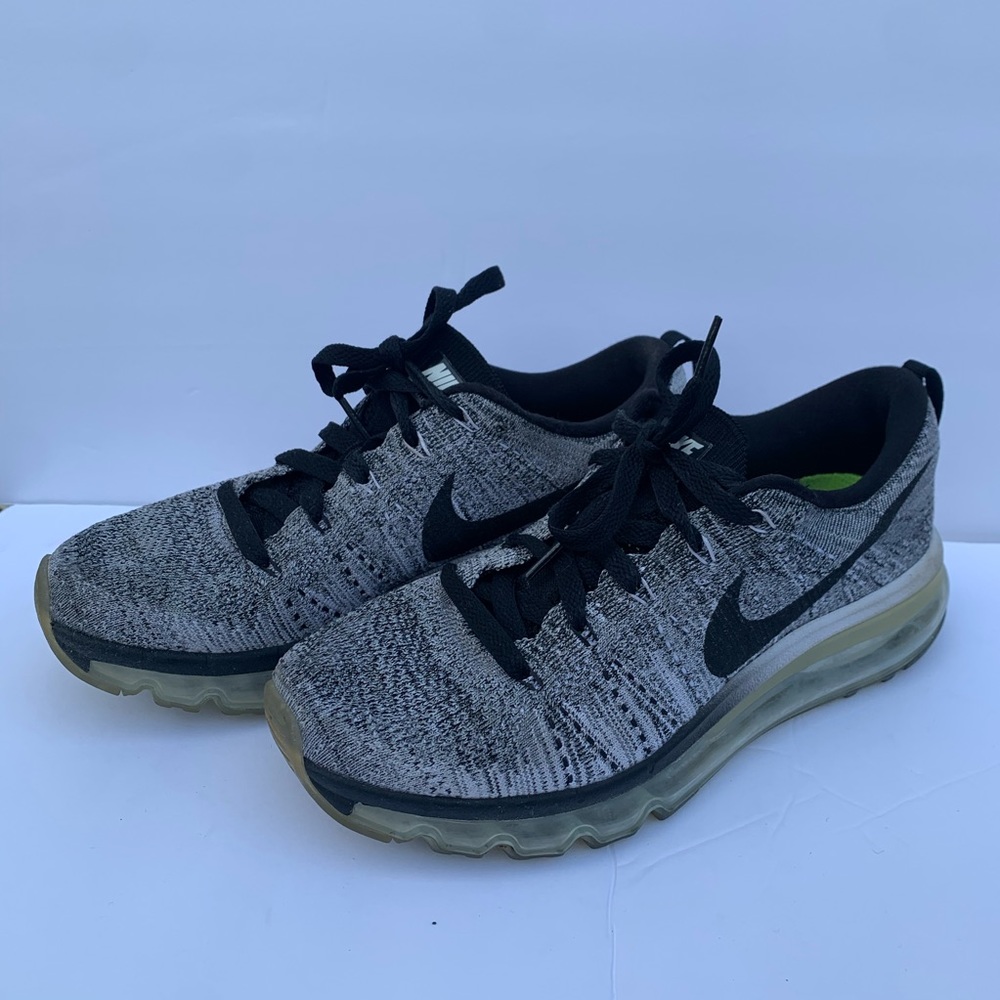 Black/white fly knit airmax